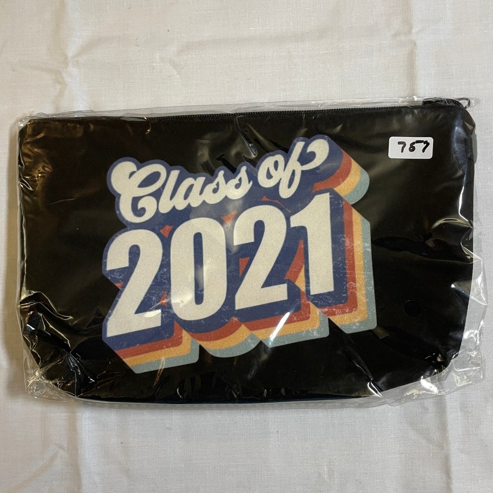 The Pouch Zipper Bag Unisex OS Black NWT Class of 2021 Retro Graphic Graduation